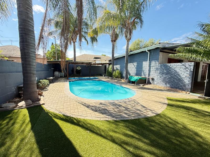 4 Bedroom Property for Sale in Myrtledene Western Cape